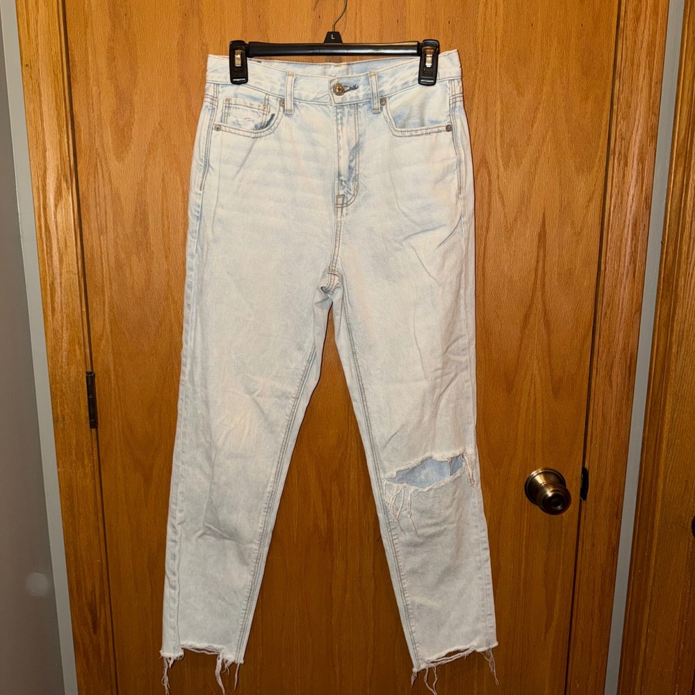 American Eagle Mom Jean Womens 4 Light Wash Distressed High Rise Raw Hem